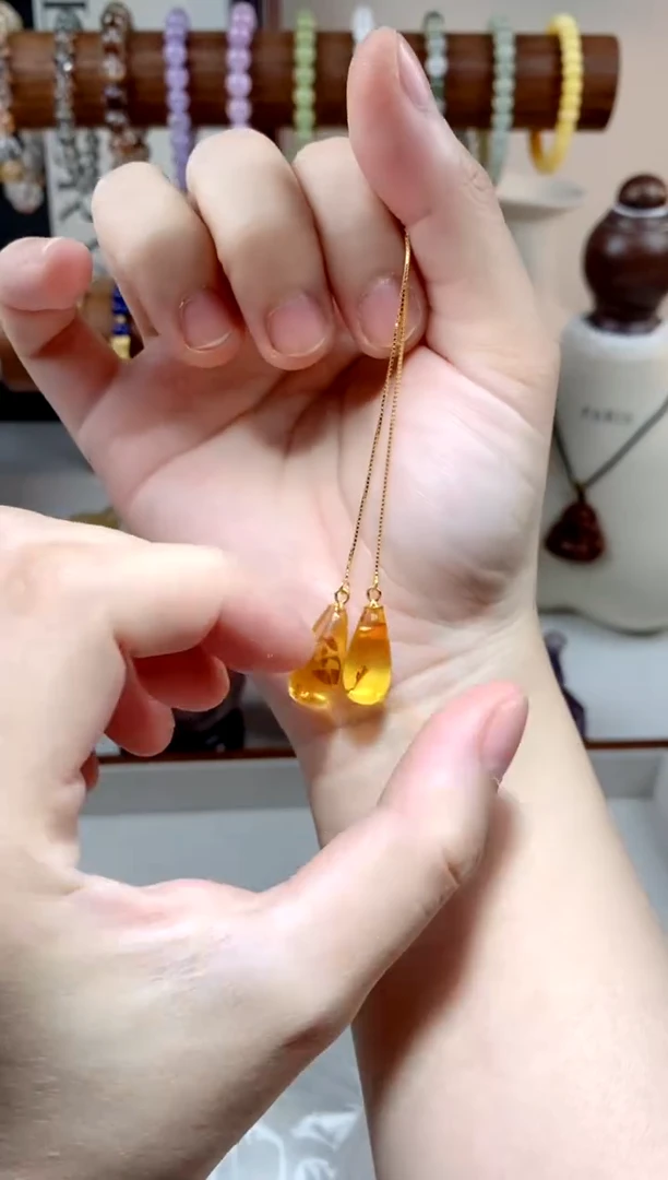 【闪购商品】琥珀耳饰未镶嵌花珀耳钉