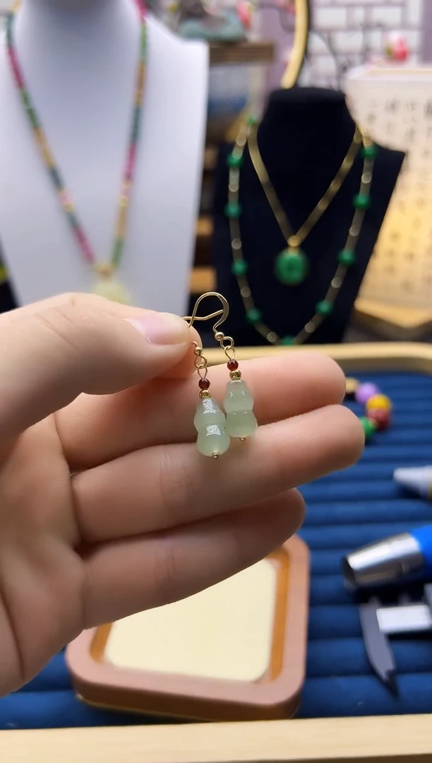 【闪购商品】和田玉耳饰14K金镶嵌E67