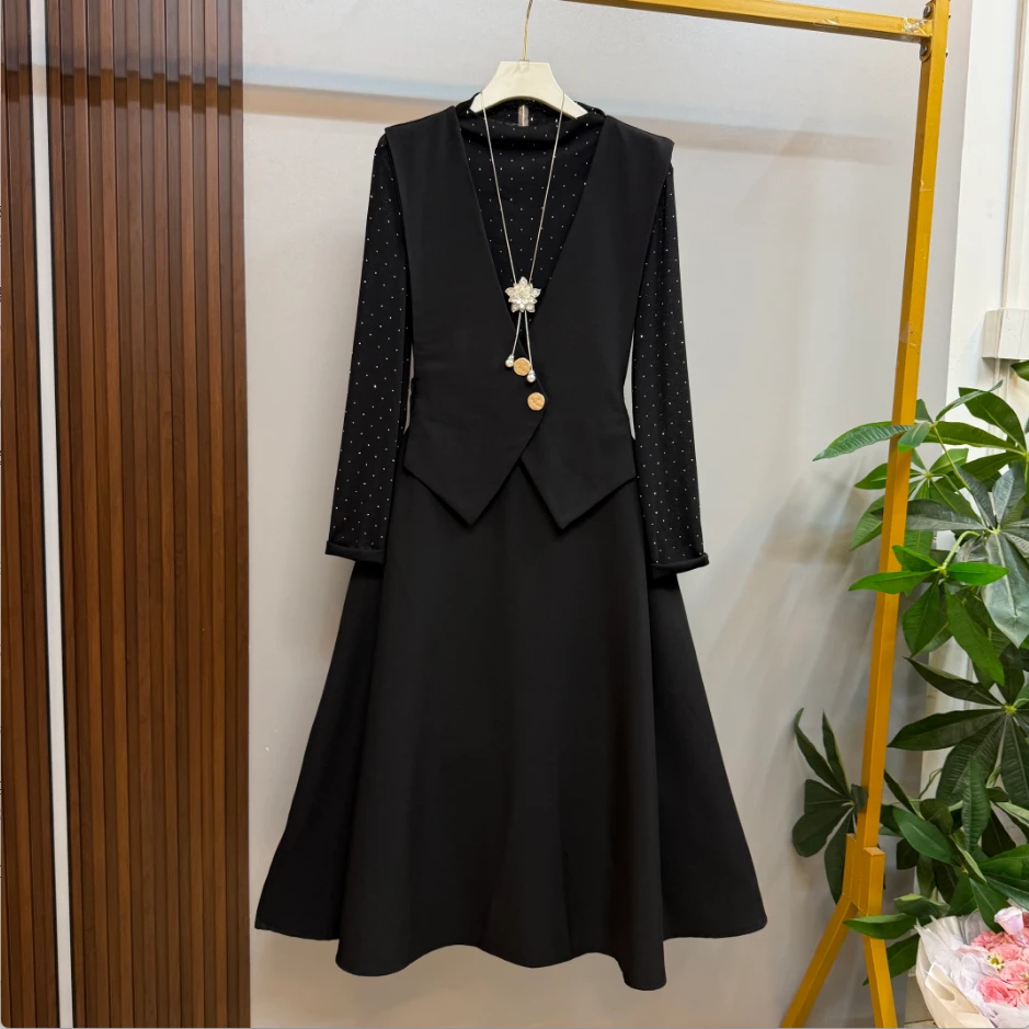 早秋新款时尚百搭黑色气质优雅显瘦亮闪闪打底衫马甲裙两件套套装