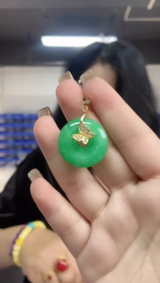 【闪购商品】翡翠吊坠(不含链)未镶嵌多样性发其一颜色微差