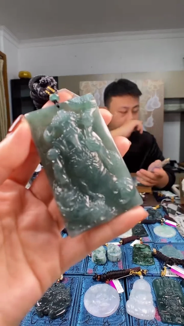 颈饰未镶嵌翡翠多样性发其一