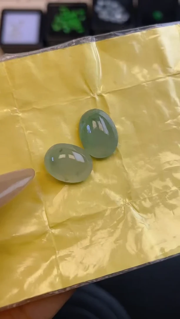 翡翠裸石天然翡翠蛋面5