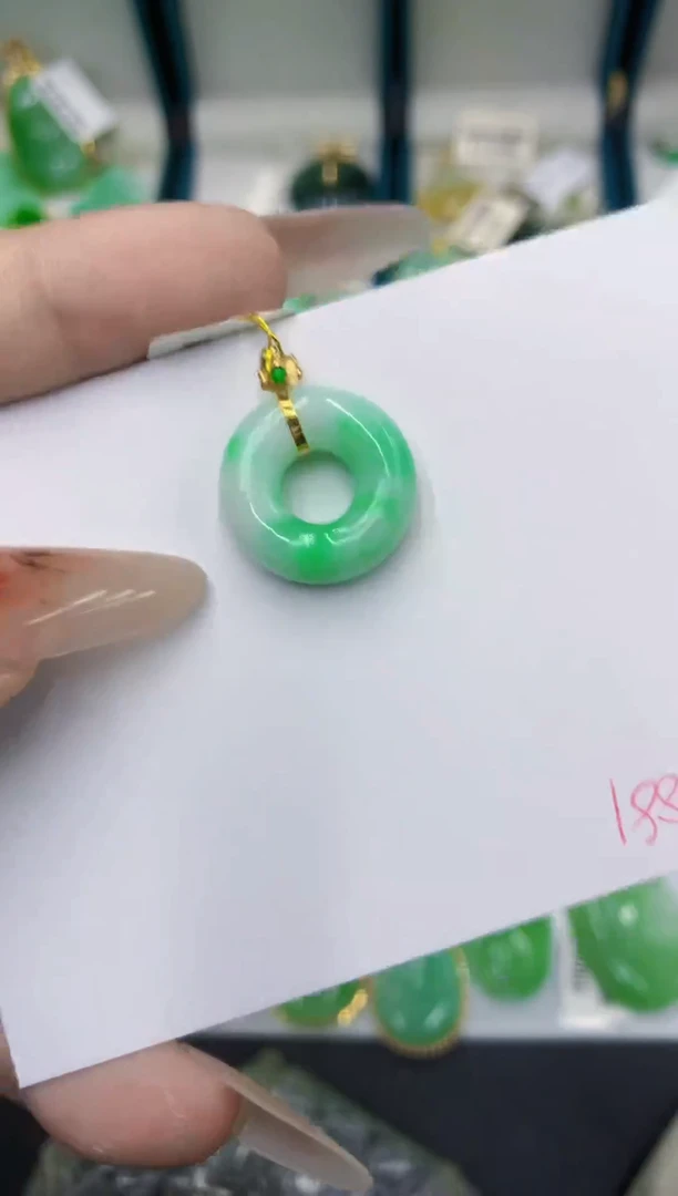 颈饰18K金镶嵌翡翠111111