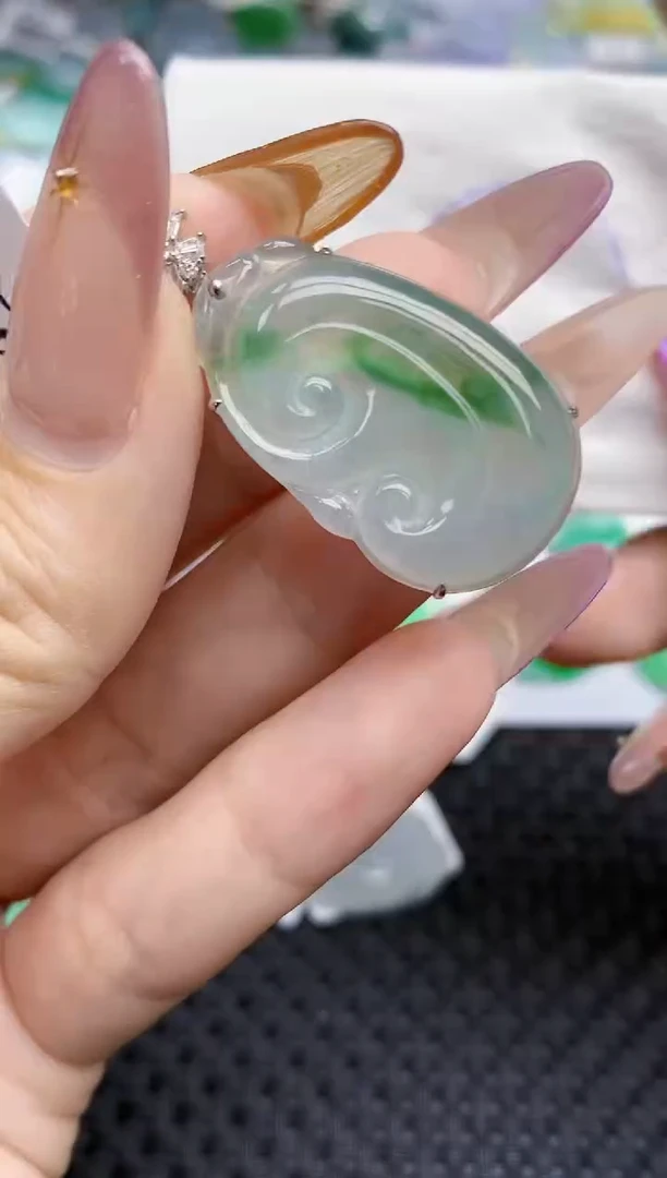 翡翠18K金镶嵌颈饰299   天然翡翠A货  百元以上9米证书费自理