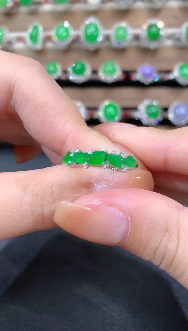 18K金镶嵌戒指翡翠C31