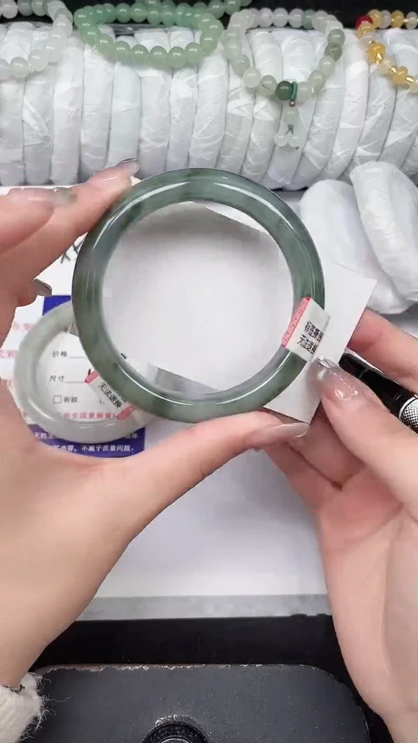 未镶嵌手镯石英质玉227-58/59