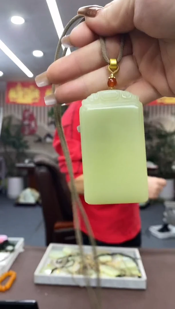 颈饰未镶嵌岫岩老玉（透闪石质玉）多样式发货随机发一
