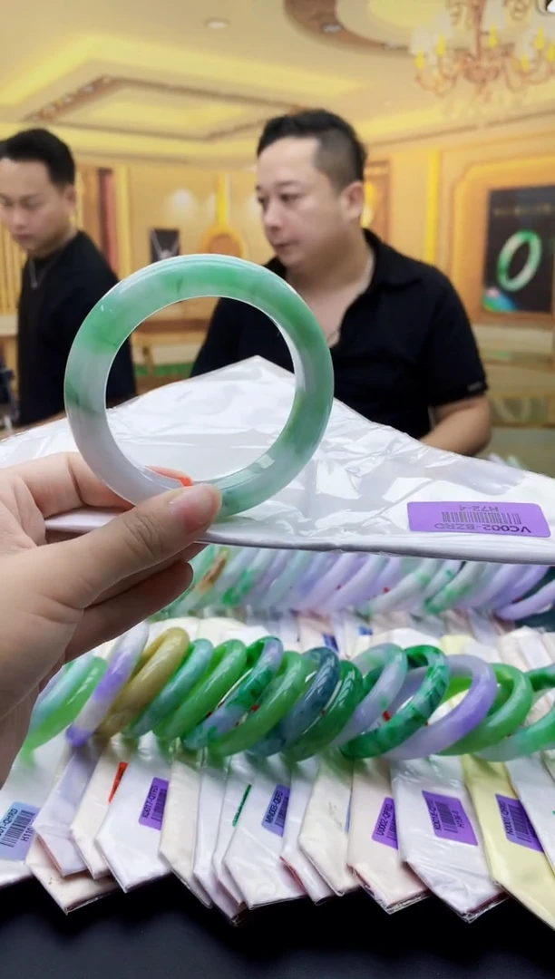 未镶嵌手镯翡翠AAAA