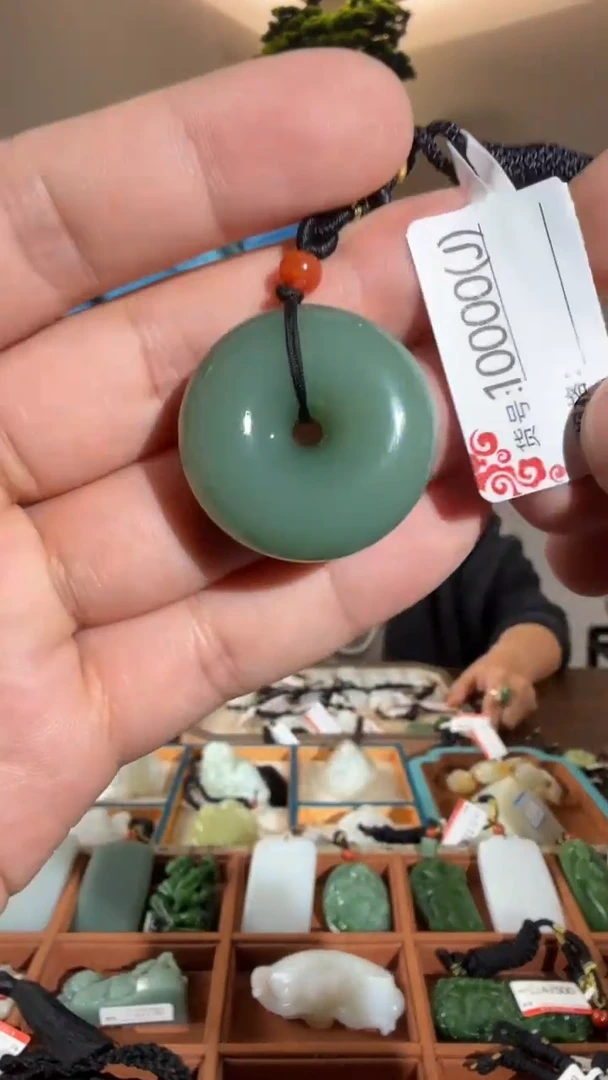 颈饰未镶嵌和田玉J