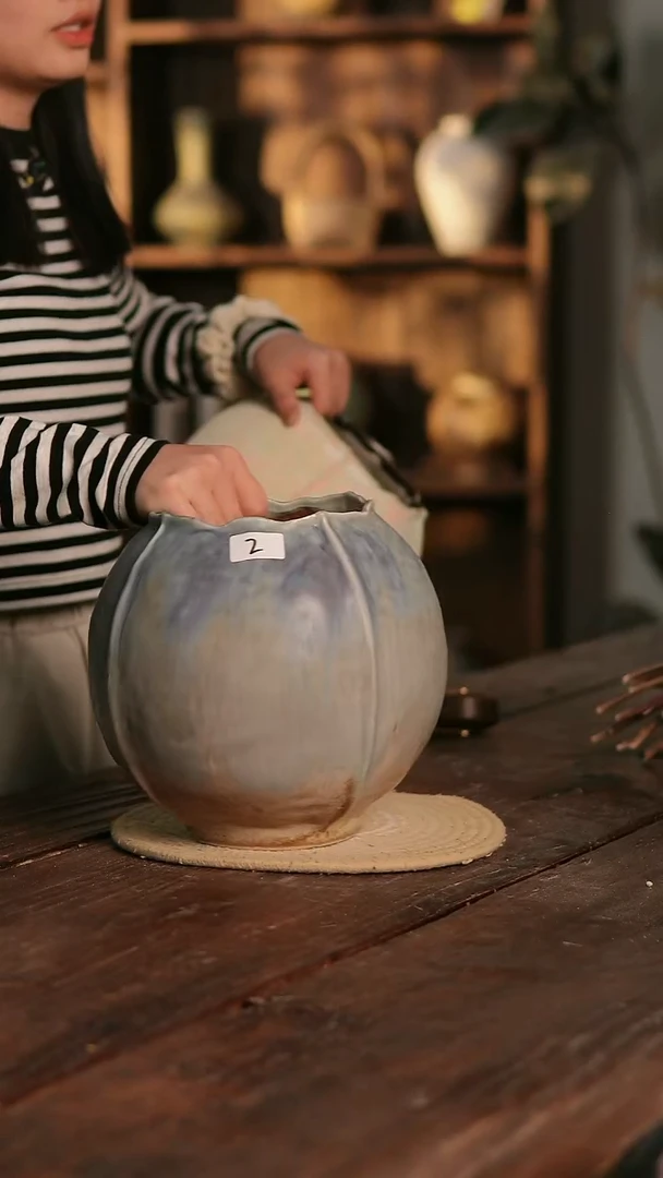 摆件13-392 陶瓷花器高20口径13