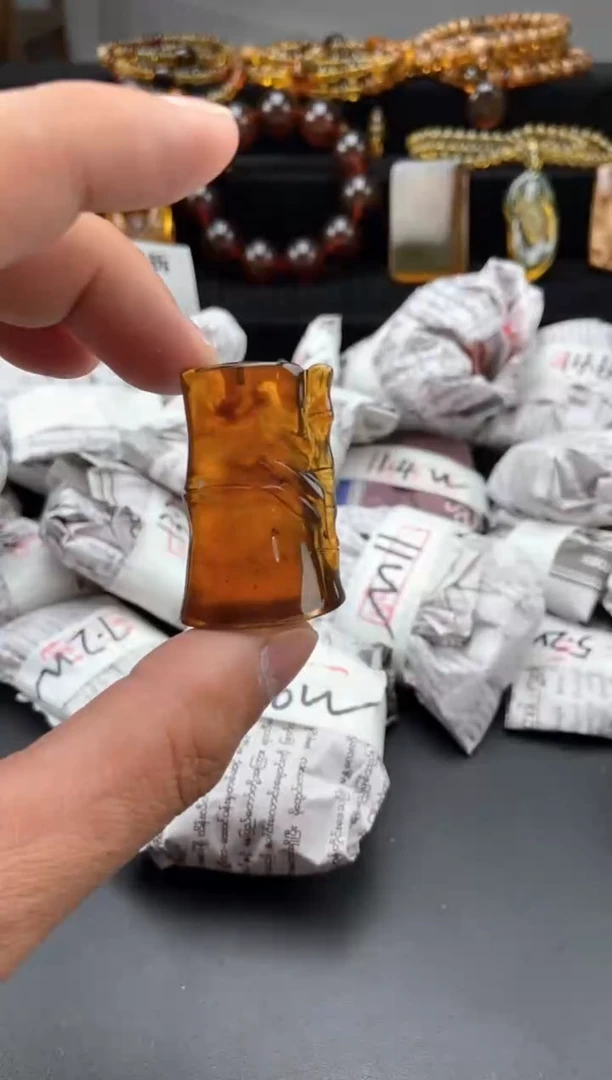 【闪购商品】未镶嵌琥珀颈饰棕蜜竹节吊坠