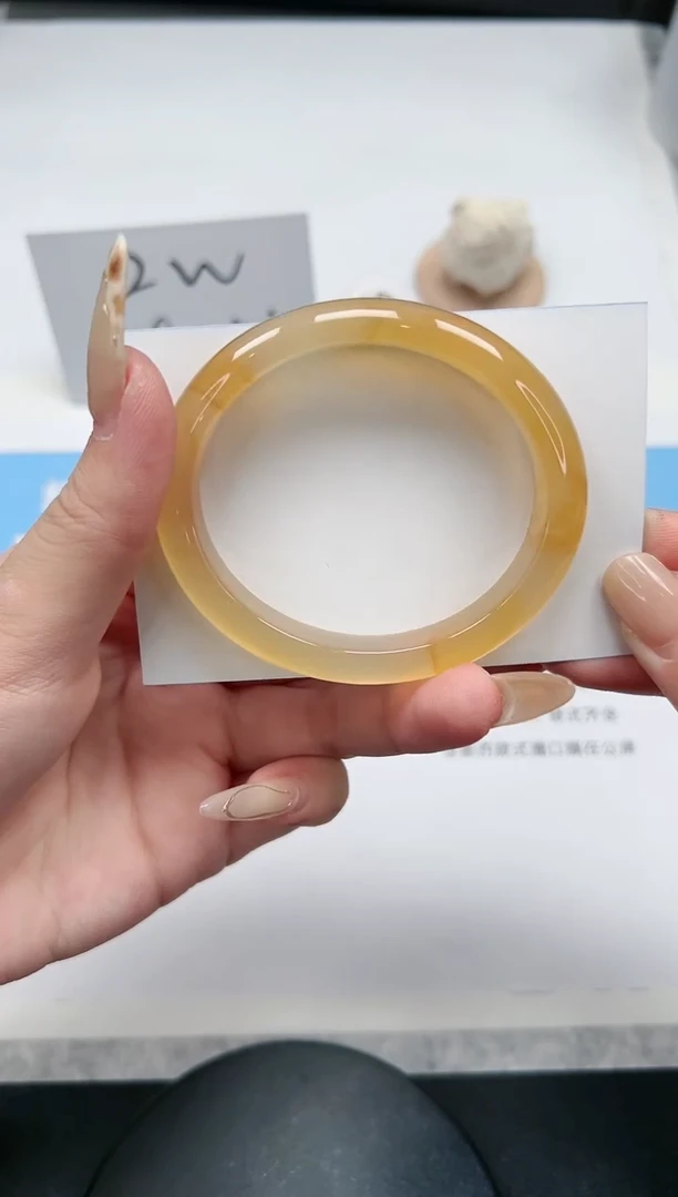 【闪购商品】石英质玉手镯未镶嵌71/贵妃57.2