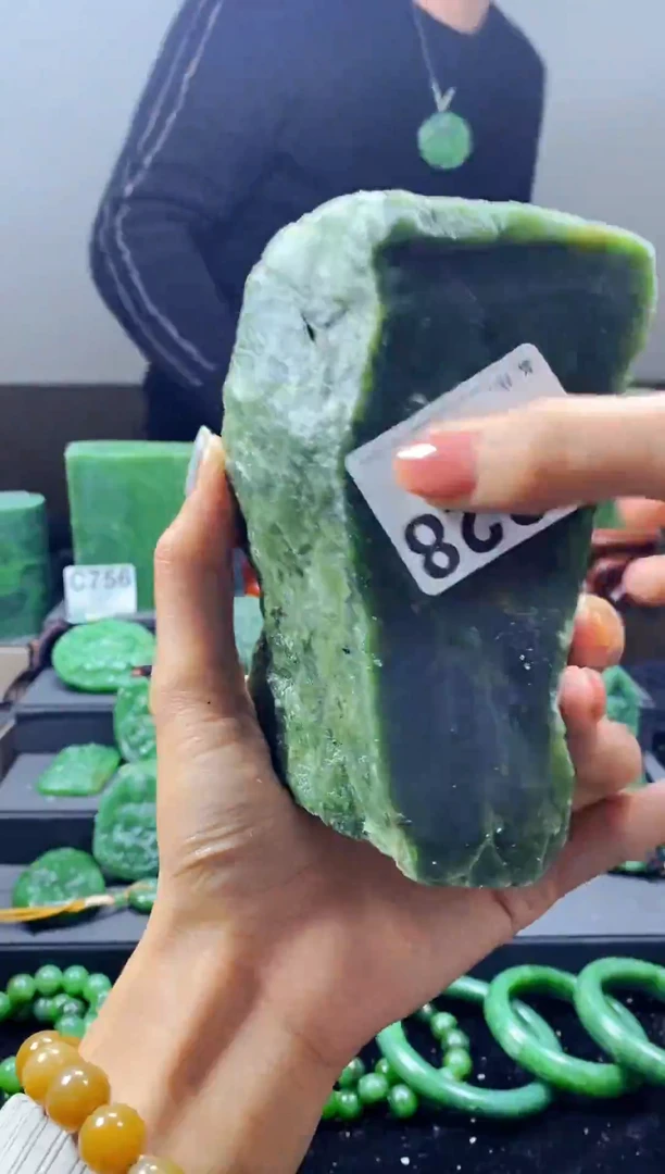 未镶嵌和田玉珠宝半成品1