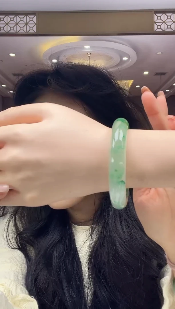 未镶嵌手镯石英质玉14