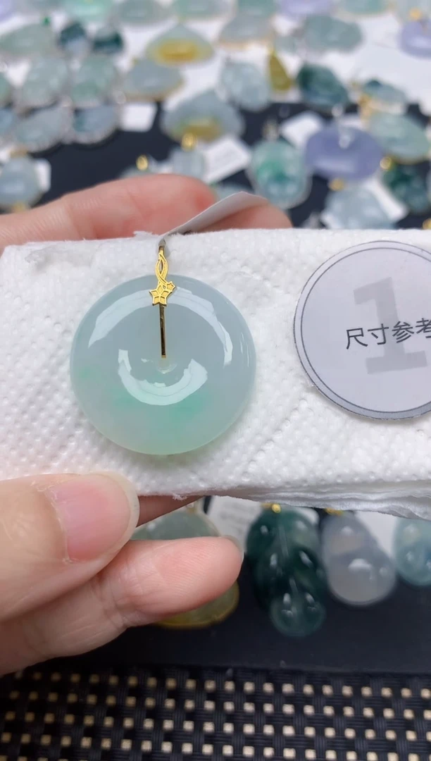 颈饰18K金镶嵌翡翠天然缅甸A货翡翠