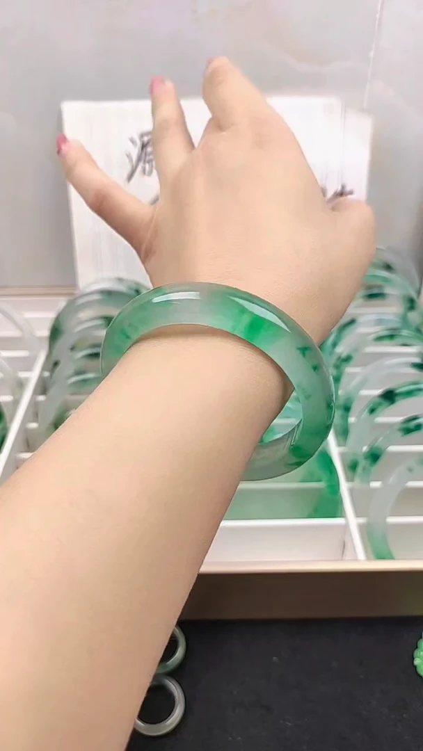 手镯玛瑙/玉髓未镶嵌手镯