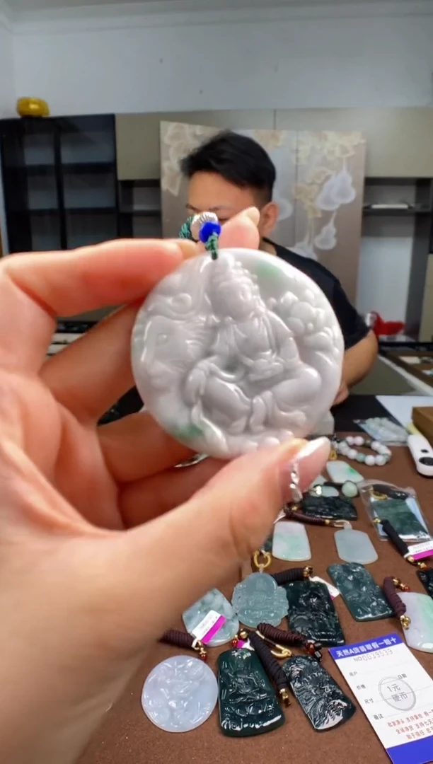 颈饰未镶嵌翡翠多样性发其一