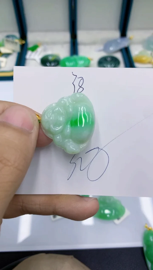 颈饰18K金镶嵌翡翠翡翠