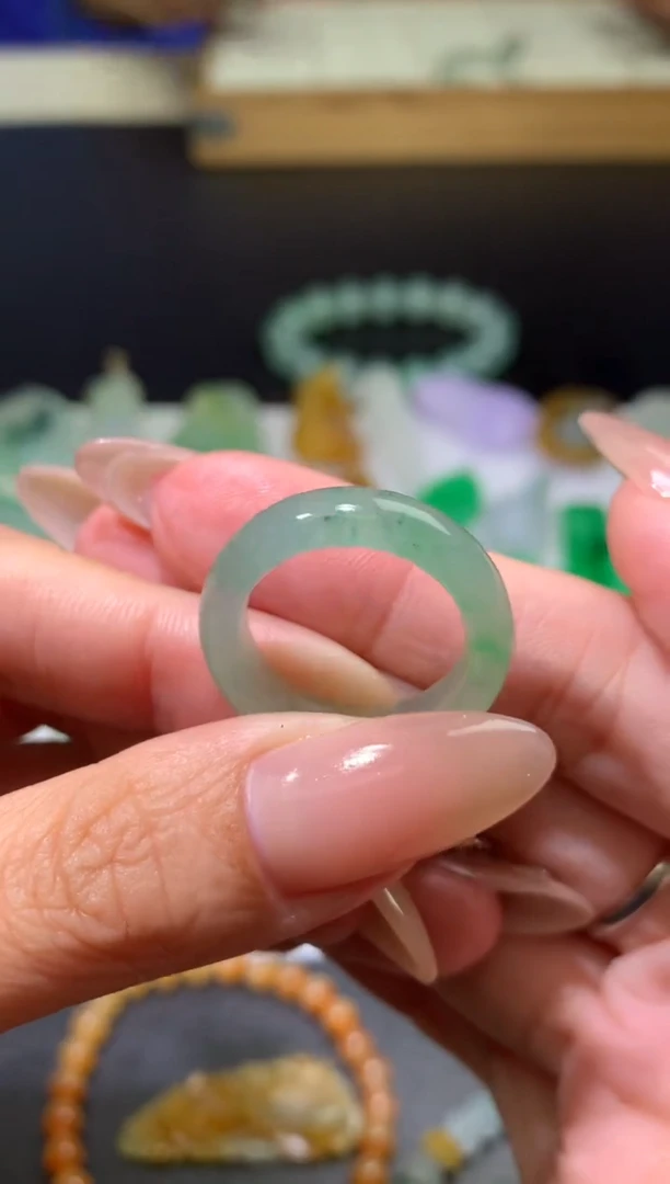 未镶嵌定制翡翠毛货  圈口16.5