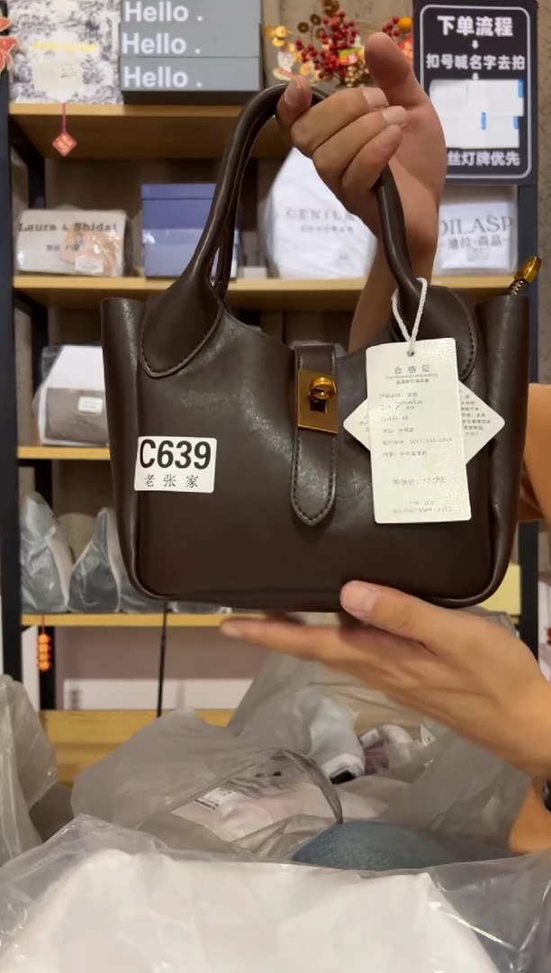 小牛剖层皮革老张家女包639