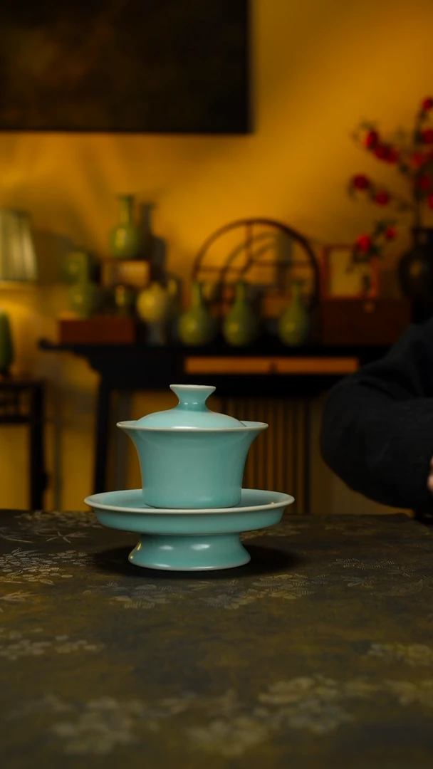 杯子瓷高足马蹄三才-微瑕