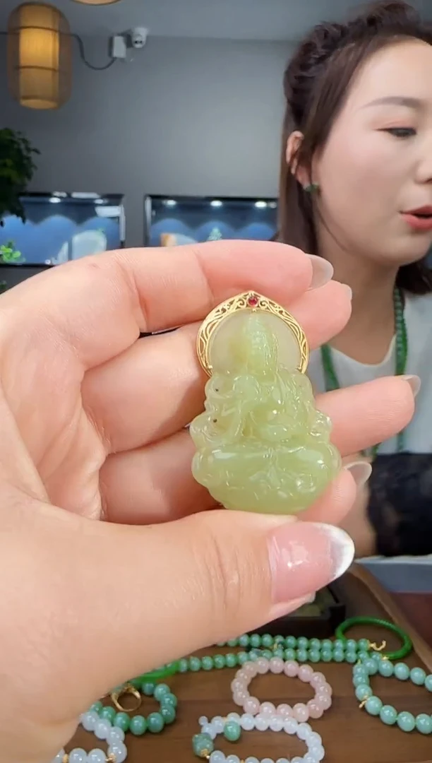 和田玉18K金镶嵌吊坠(不含链)1