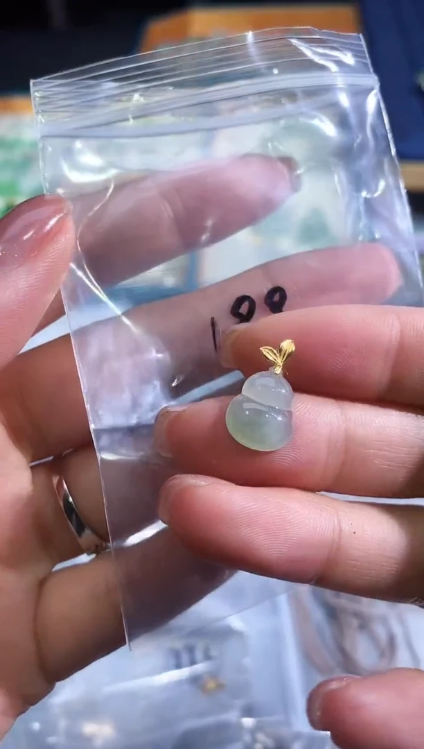 翡翠18K金镶嵌颈饰250605046