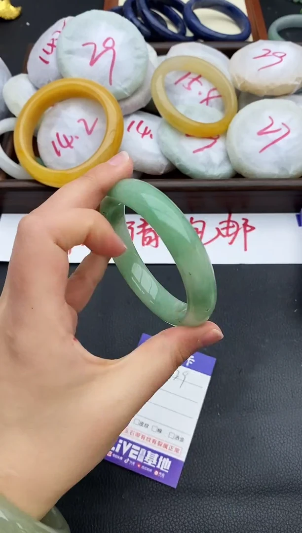 未镶嵌手镯石英质玉29+57/58