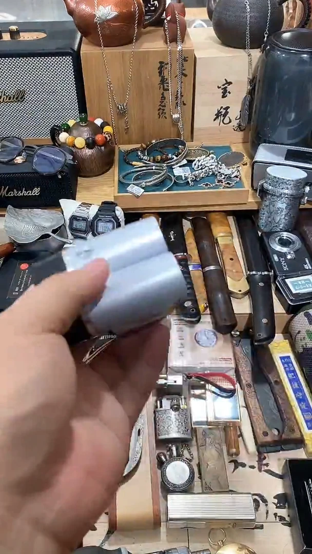 瓷片闪购商品 如图所示