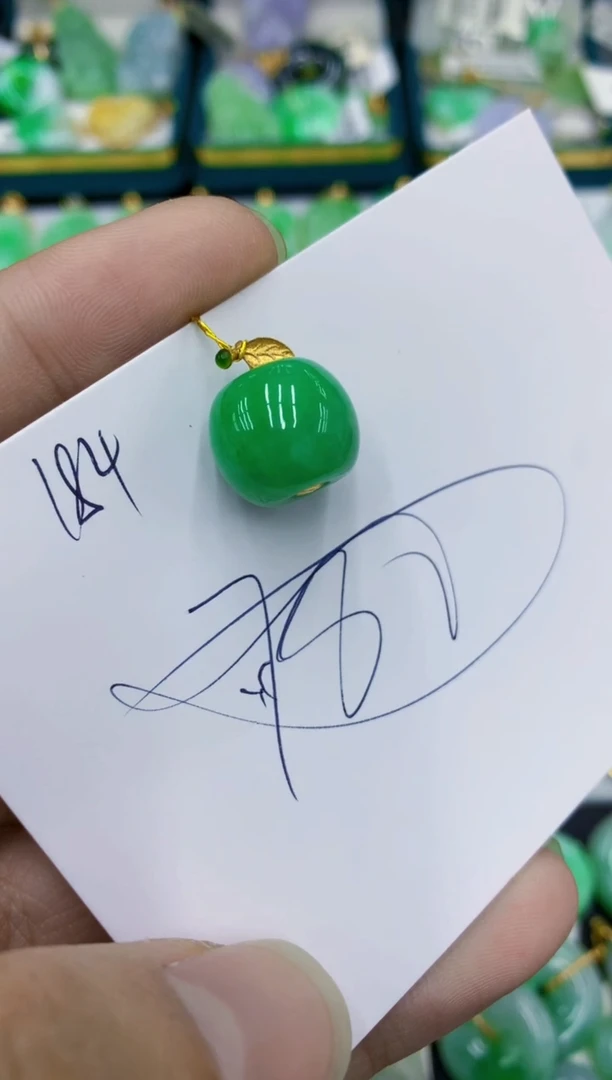 翡翠18K金镶嵌颈饰1111111111