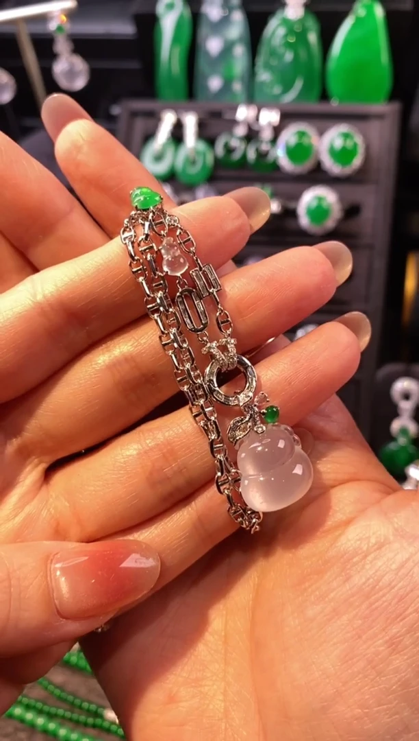 颈饰18K金镶嵌翡翠葫芦吊坠5150312