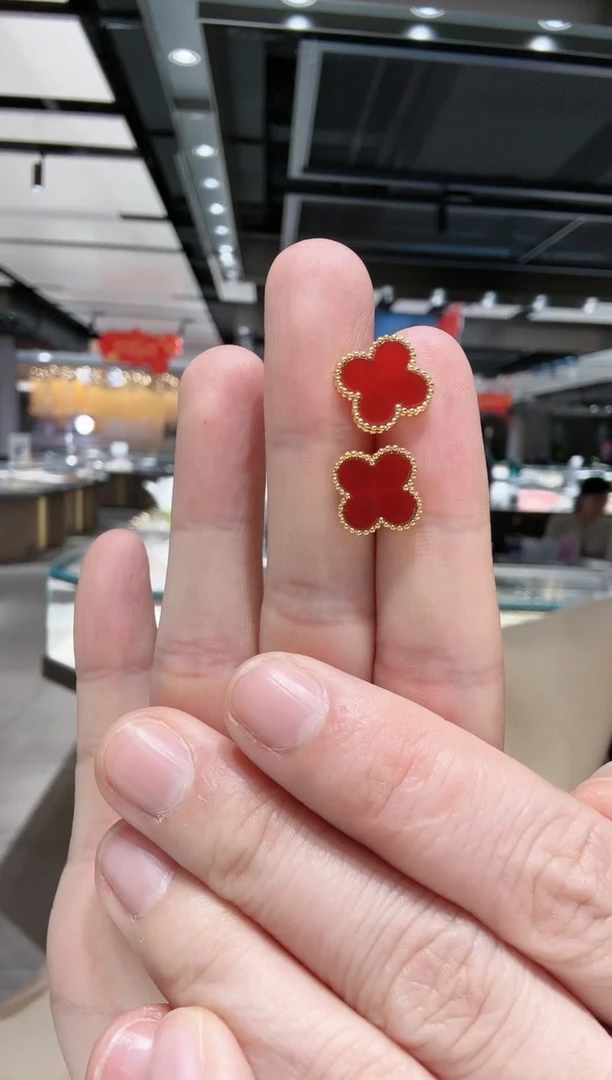 【闪购商品】玛瑙/玉髓耳钉18K金镶嵌耳钉