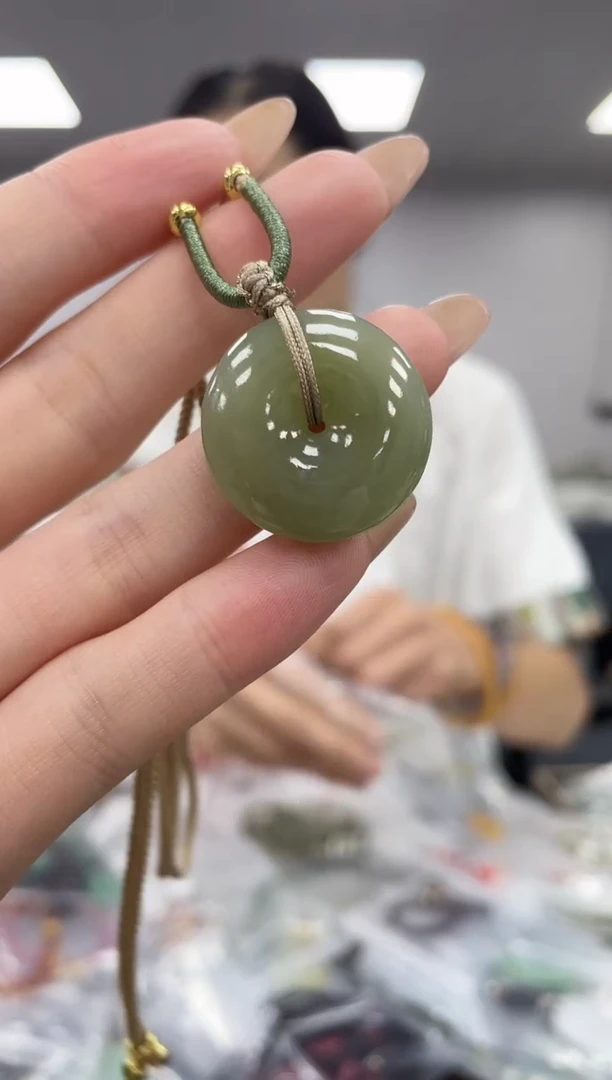 和田玉未镶嵌颈饰多样性发其一z