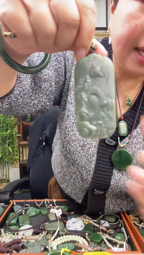 颈饰未镶嵌和田玉9