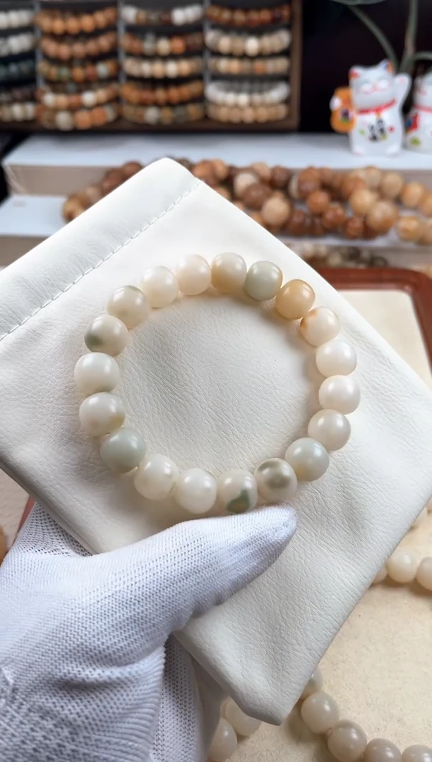 【闪购商品】菩提根/象牙果吊坠d243卡13