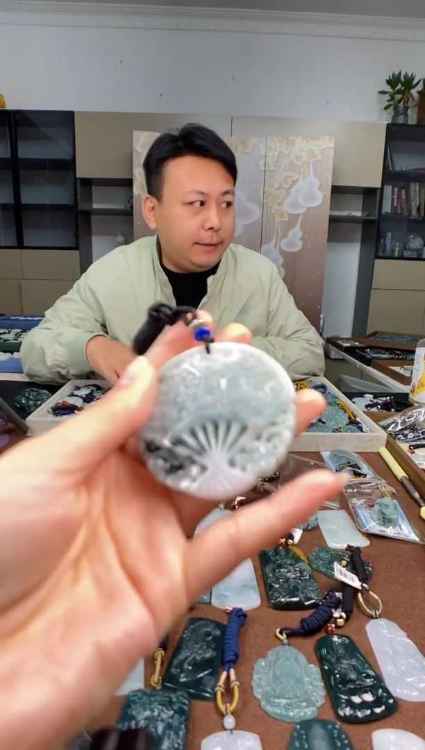 颈饰未镶嵌翡翠多样性发其一