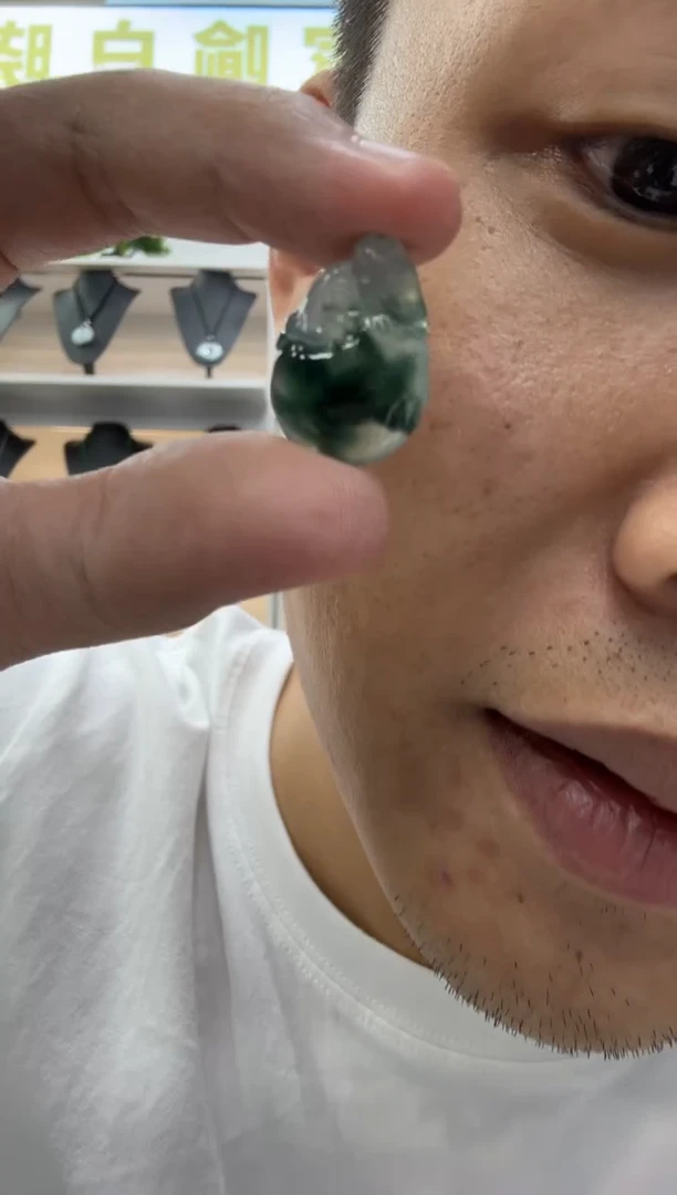 颈饰未镶嵌翡翠天然翡翠A货孤品一件
