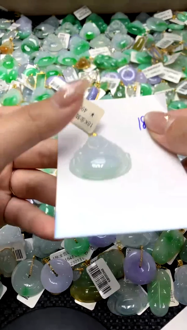 【闪购商品】翡翠颈饰18K金镶嵌11111111111111111