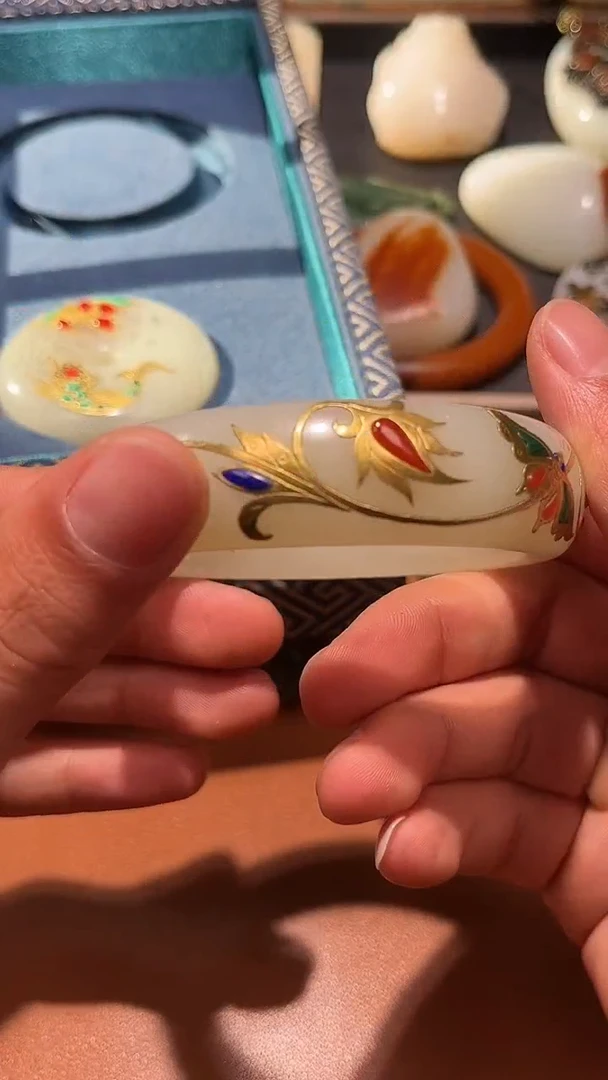 未镶嵌和田玉把件财***。和田玉