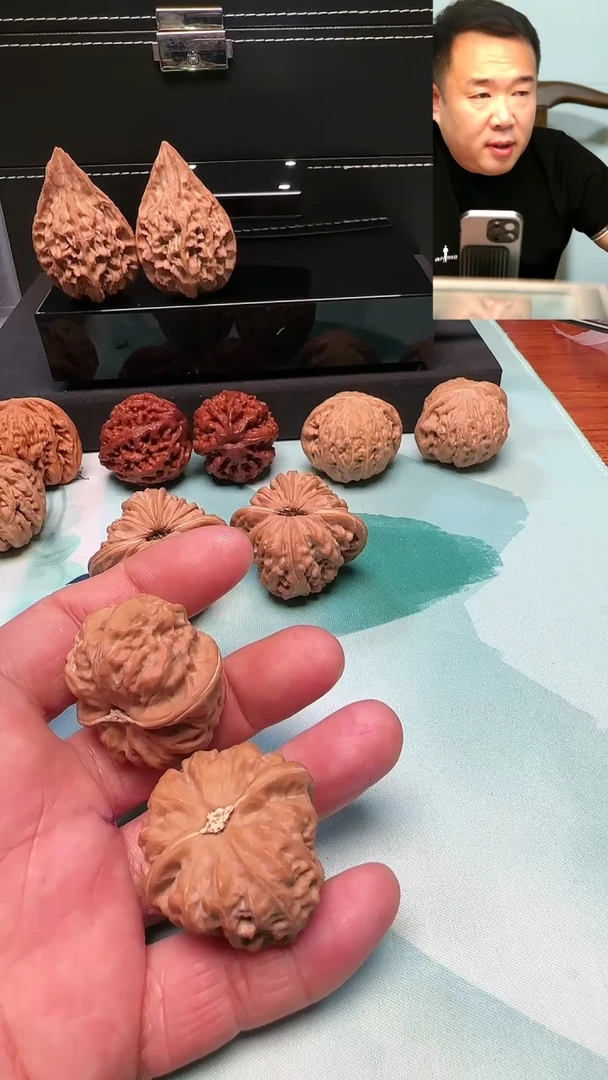 【闪购商品】文玩核桃吊坠3和1狮子头