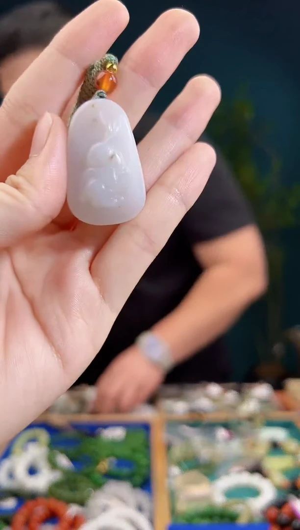 颈饰未镶嵌和田玉一物一证 拍一单发一个