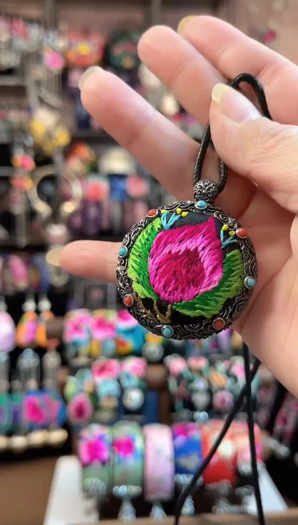 织绣民族风手工非遗老绣饰品657