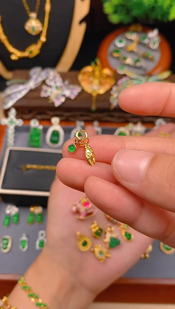 【闪购商品】翡翠吊坠(不含链)银S925镶嵌蟹钳