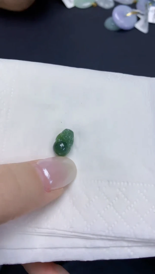 翡翠未镶嵌颈饰天然缅甸翡翠A货