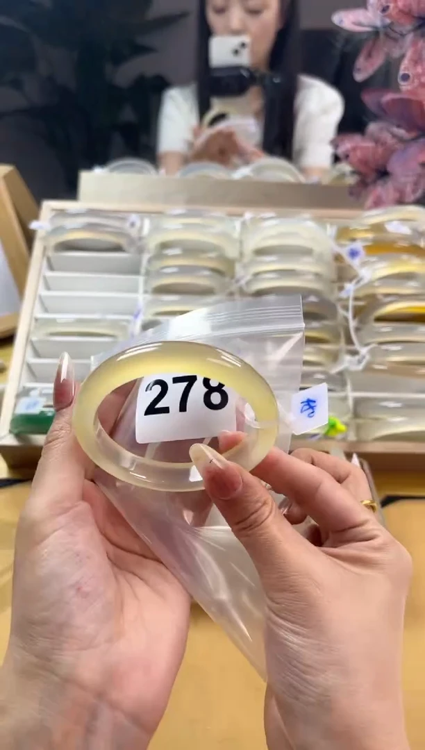 玛瑙/玉髓手镯未镶嵌278