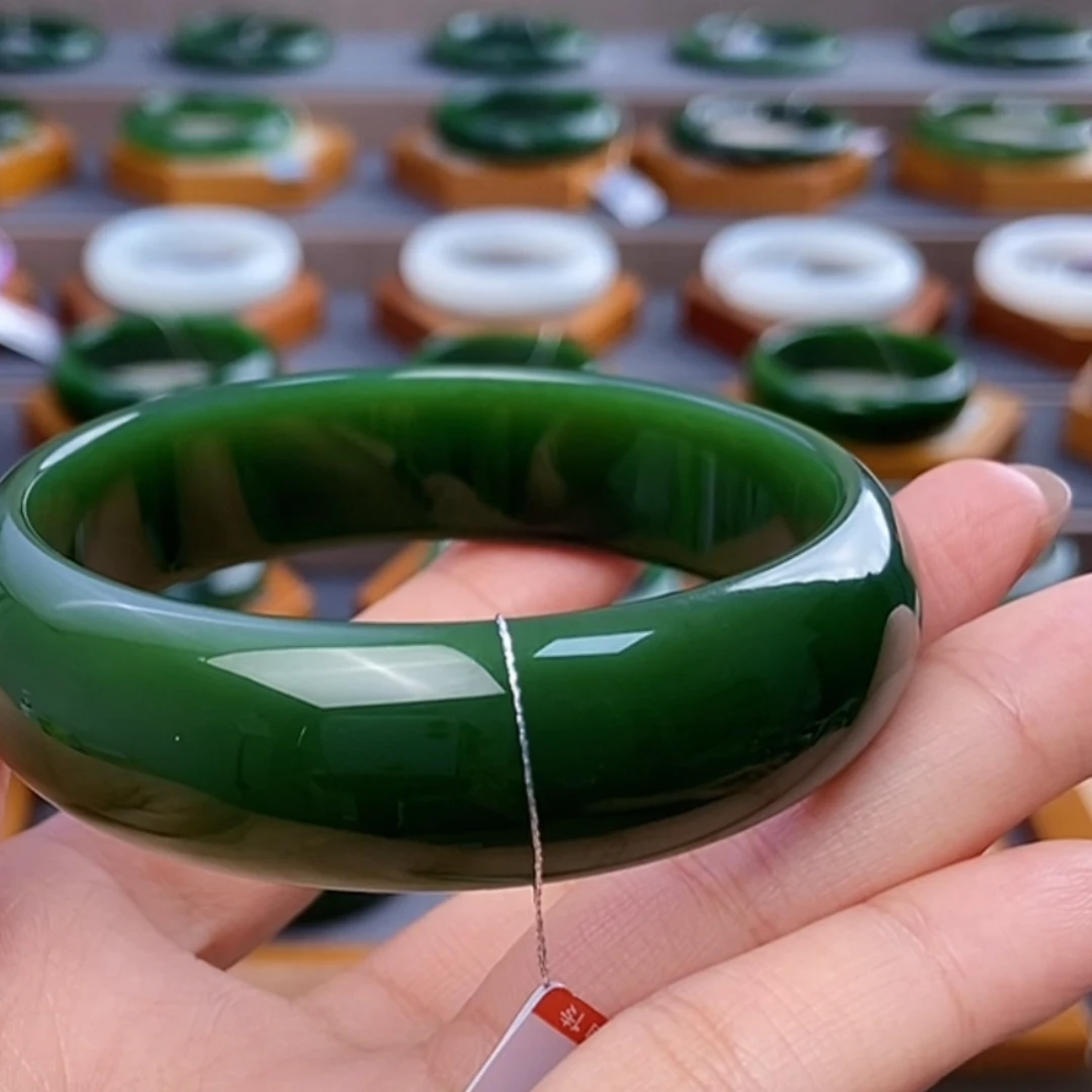 【君君推荐】高端收藏级碧玉手镯F