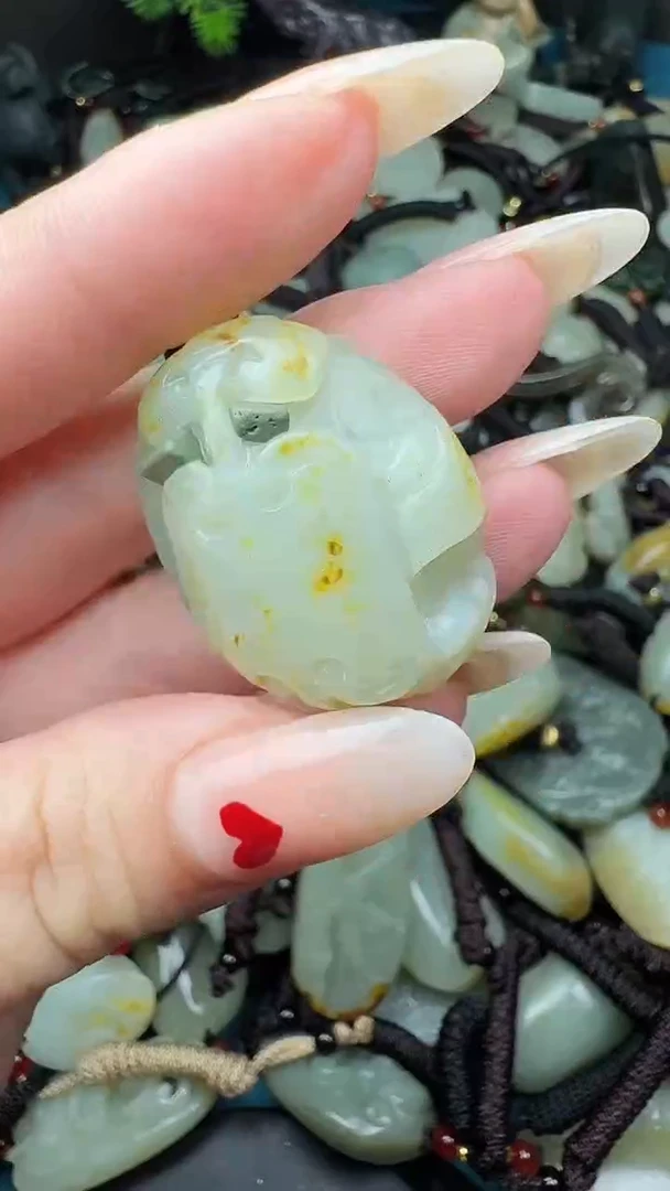 和田玉未镶嵌颈饰1