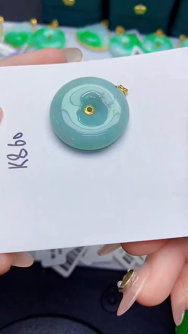 颈饰18K金镶嵌翡翠缅甸天然翡翠A货