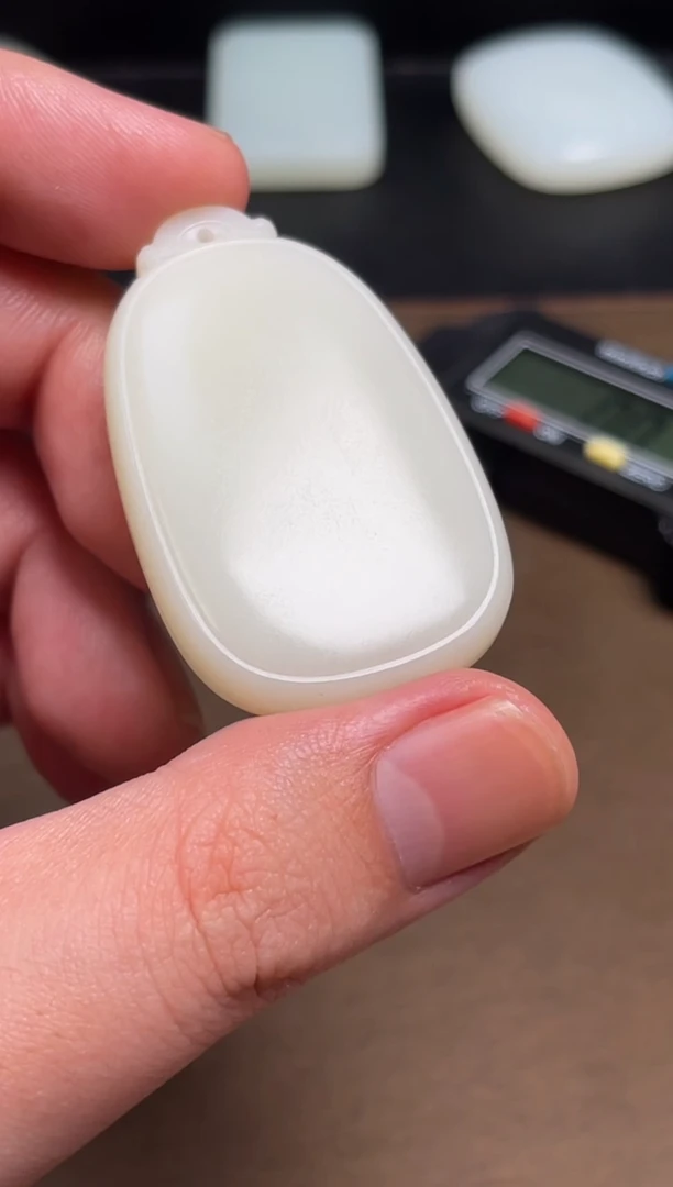 和田玉未镶嵌颈饰60