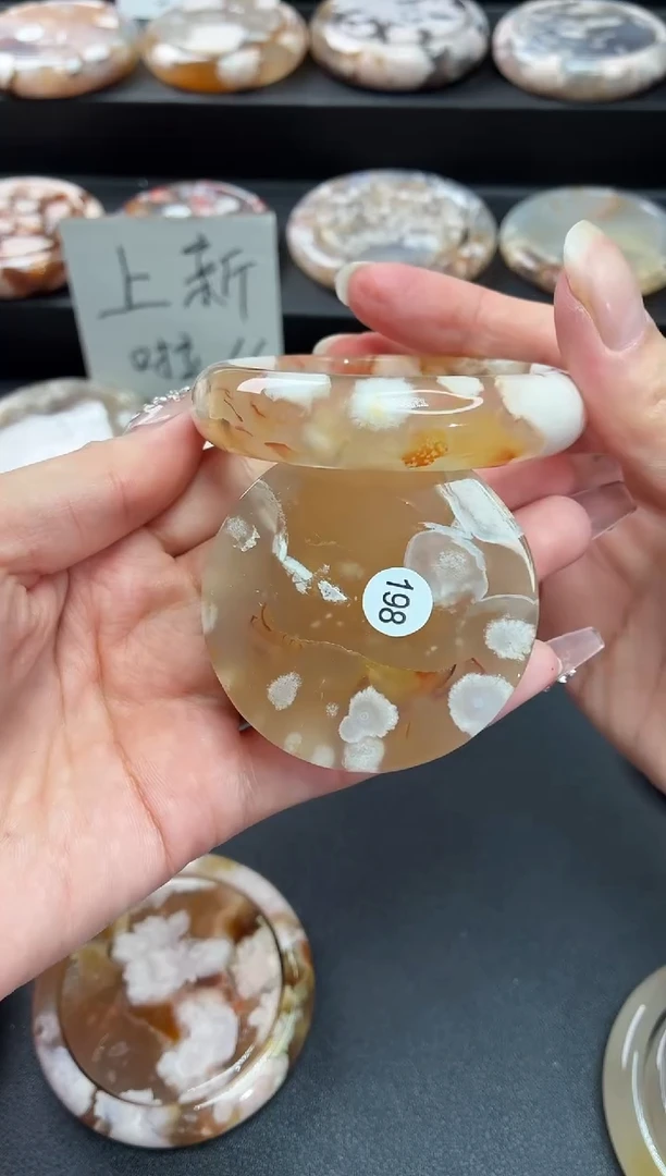 手镯玛瑙/玉髓未镶嵌石英质玉52圈(赠送镯心)圈口建议拍大